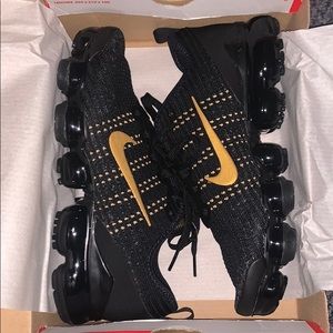 Black and Gold Vapormax Flyknit 3